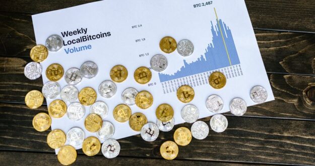 Cryptocurrencies for Long-Term Investors: The Experts Weigh In